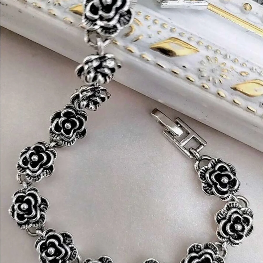 Silver Tone Floral Bracelet - Picture 4 of 5